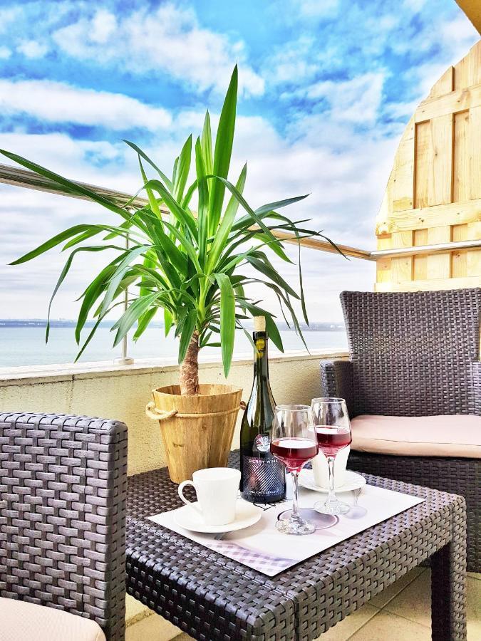 Lakeview Flats Summerland Mamaia Exterior photo