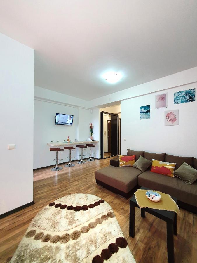Lakeview Flats Summerland Mamaia Exterior photo